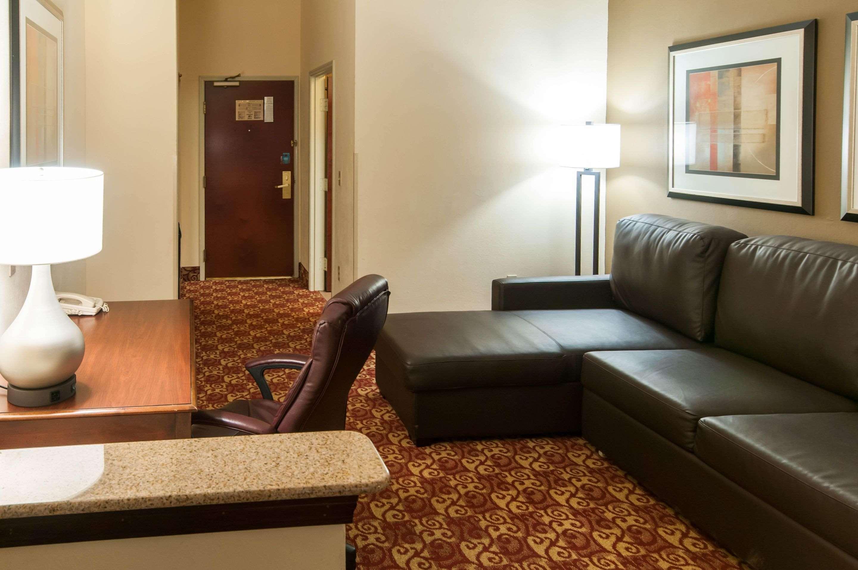 Comfort Suites Milledgeville Ngoại thất bức ảnh